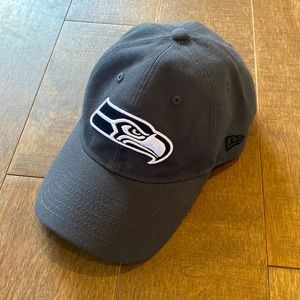 NWOT Mens New Era “9Twenty” Seahawks NFL Ball Cap Hat in Dark Gray